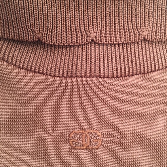 GIVENCHY • Long Sleeve Turtleneck Vintage Pullover - Picture 4 of 14